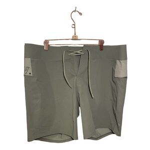 Lululemon Wilderness Escape Explore 9” Board Shorts Hiking Shorts‎ Ripstop Sz 38